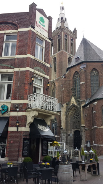 Roermond Maas  Mund der Rur  Marktplatz Kirche