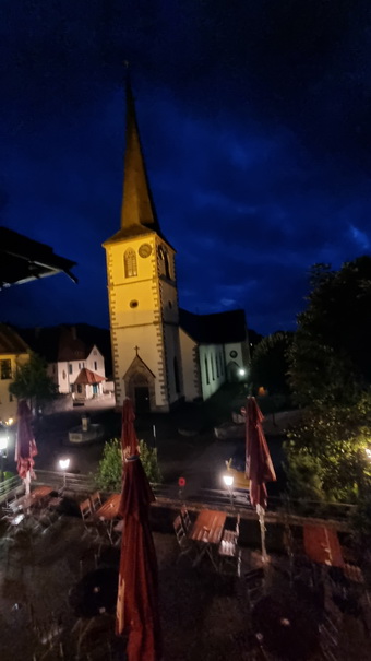 Poppenhausen Gasthaus zum Stern Kirchplatz nachts 