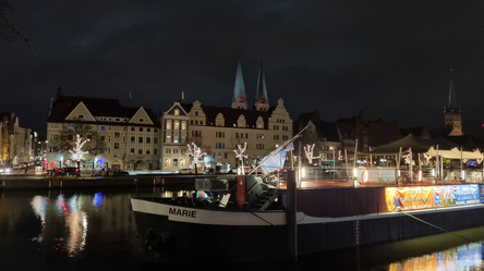 Lübeck Traveufer Old City Altstadt  6 Weihnachtsmärkte in der Altstadt 