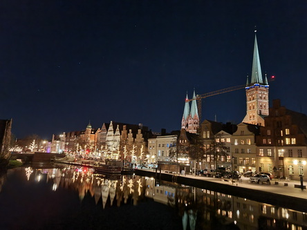   Lübeck by Night ObertravebrückeLübeck bei Nacht Obertravebrücke Speicherhäuser