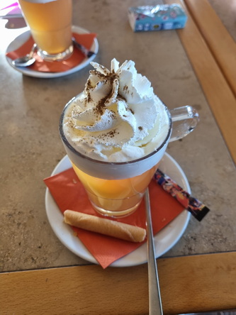 Cafe   Bar Celona Apfelpunsch