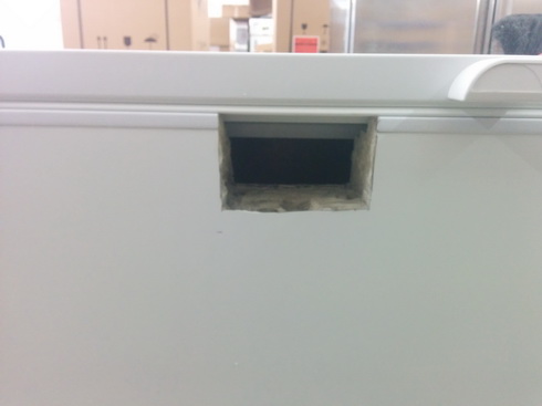 Nordcap Labortruhe  bis max .  - 45 C  Labortiefkühltruhe  mit 100 mm  Isolierung  und Fenster und 2 Kabeldurchführungen 