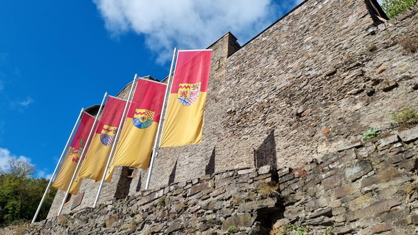 Manderscheid  Burgen 2 Manderscheider  bUrgen Niederburg 