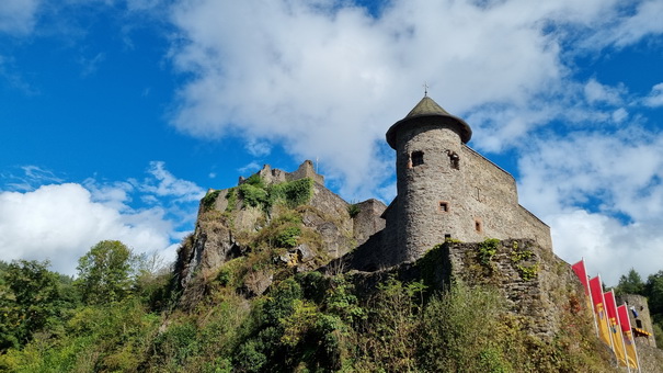 Manderscheid  Burgen 2 Manderscheider  bUrgen Niederburg 