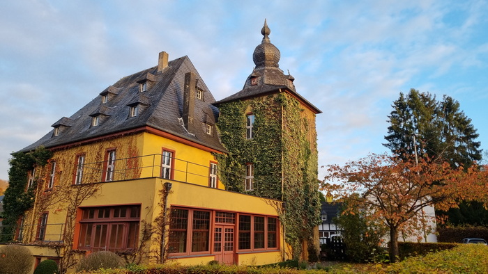 Herrenstrunden Herrenstrunden Burg Zweifel