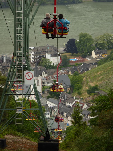 Weinberge Nierderwalddenkmal Seilbahn offene Gondel nach Assmannshausen 