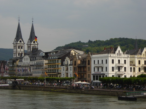 Mit dem Schiff Stolzenfels von Braubach nach  Rüdesheim   