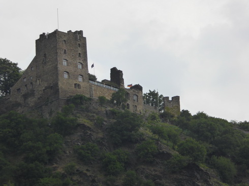 Mit dem Schiff Stolzenfels von Braubach nach  Rüdesheim   