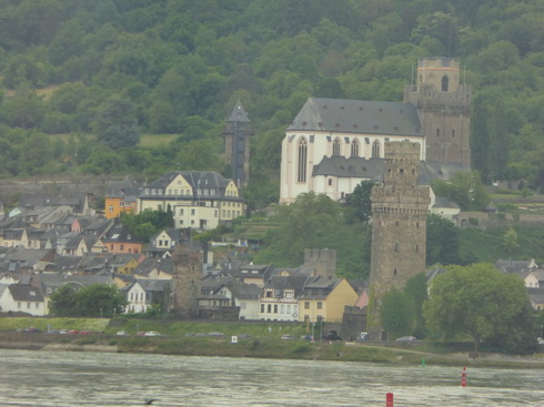 Mit dem Schiff Stolzenfels von Braubach nach  Rüdesheim   