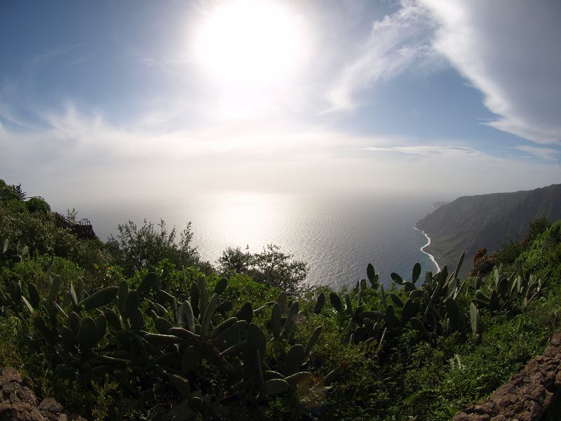 Mirador de Isora Mirador de Isora der zweitschönste Aussichtspunkt auf El Hierro Ostküste El Hierro bis runter zum Hotel Parador