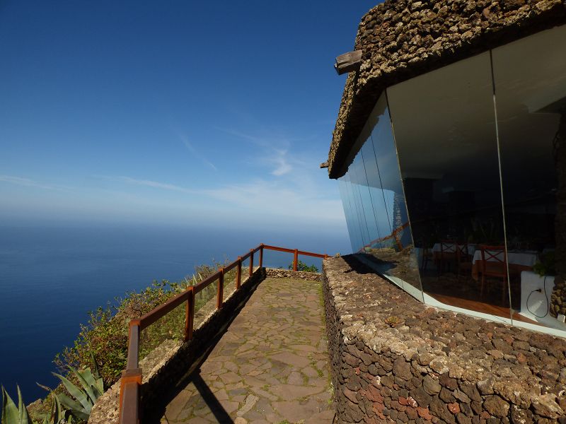 Mirador de la Pena + Pena Restaurant wurde 1989 vom Künstler César Manrique entwickelt Lavaarchitektur