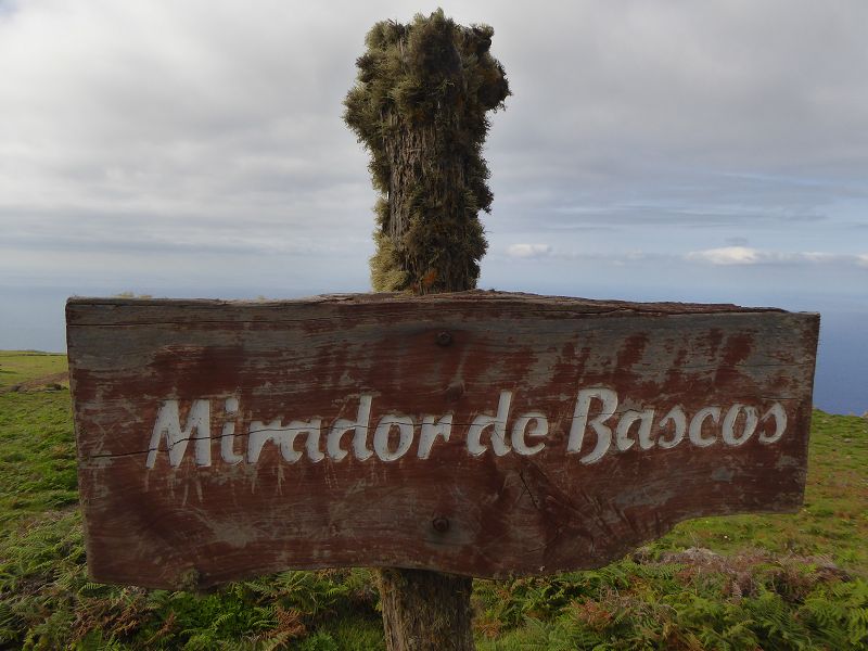 Mirador Bascos Blick runter Pozo de la Salud Blick in die Caldera El Golfo