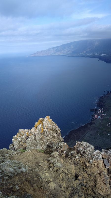 Mirador Bascos Blick runter Pozo de la Salud Blick in die Caldera El Golfo sabinosa