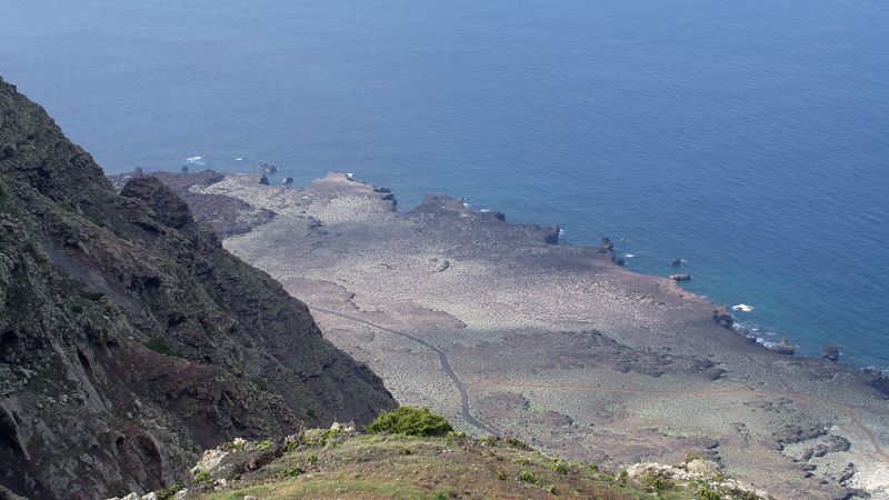 Mirador Bascos Blick runter Pozo de la Salud Blick in die Caldera El Golfo sabinosa