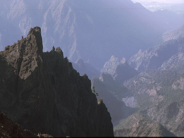 La Palma   La Palma   Vulkanwandern  Caldera de Taburiente Parc National La Palma  La Palma   La Palma  Vulkanwandern  Caldera de TaburienteLa Palma bizarre Vulkanlandschaften  Vulkanwandern  Caldera de Taburiente