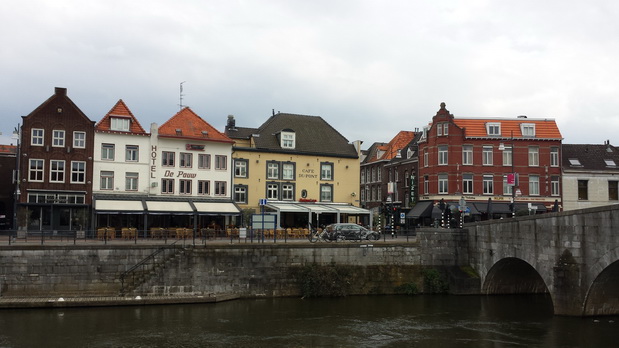 Roermond Maas  Mund der Rur  Marktplatz Kirche