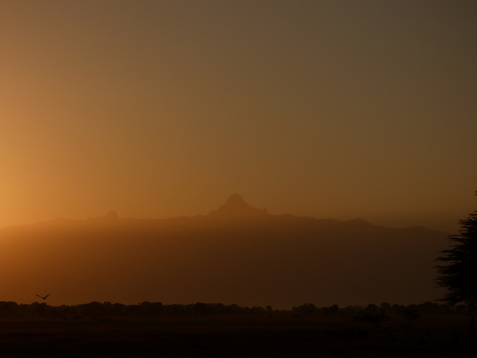 Sweetwaters  Kenia  National Park Hotel Sweetwaters Serena Camp, Mount Kenya National Park fulmoon: 