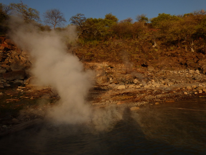  Kenia  Lake Baringo Hot Springs in the Lake