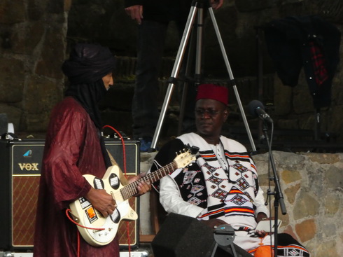   Culturele Karavaan voor de Vrede (Mali) Terakraft + Ali Farka Toure Culturele Karavaan voor de Vrede (Mali) Terakraft  + Ali Farka Toure 