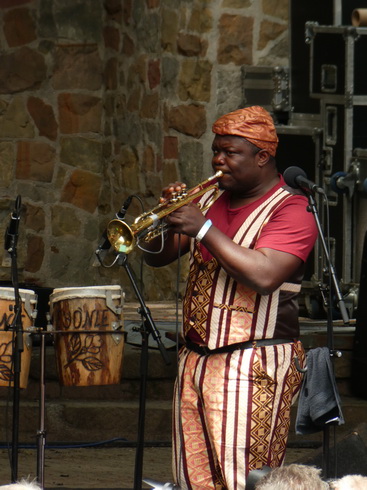 La fanfare Eyo'nl   Eyo'nl Brass Band  BeninLa fanfare Eyo'nl   Eyo'nl Brass Band  Benin