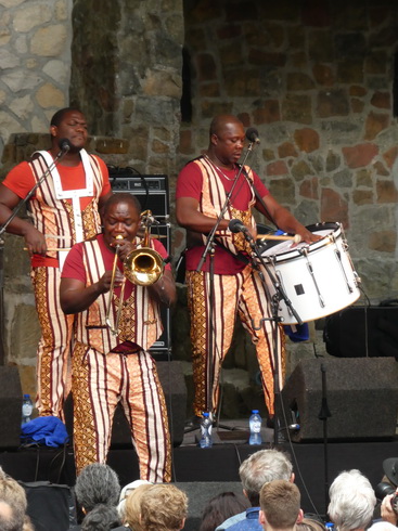 La fanfare Eyo'nl   Eyo'nl Brass Band  BeninLa fanfare Eyo'nl   Eyo'nl Brass Band  Benin