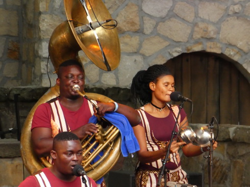 La fanfare Eyo'nl   Eyo'nl Brass Band  BeninLa fanfare Eyo'nl   Eyo'nl Brass Band  Benin