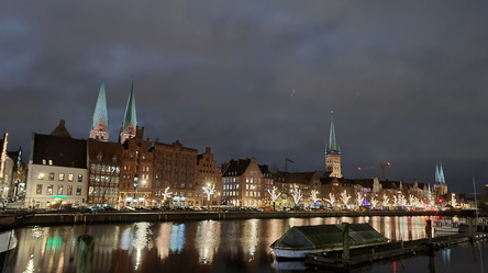 Lübeck Traveufer Old City Altstadt  6 Weihnachtsmärkte in der Altstadt 