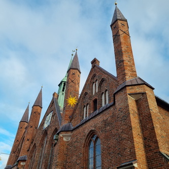 Lübeck Weihnachtsmarkt Heilig Geist Kirche 