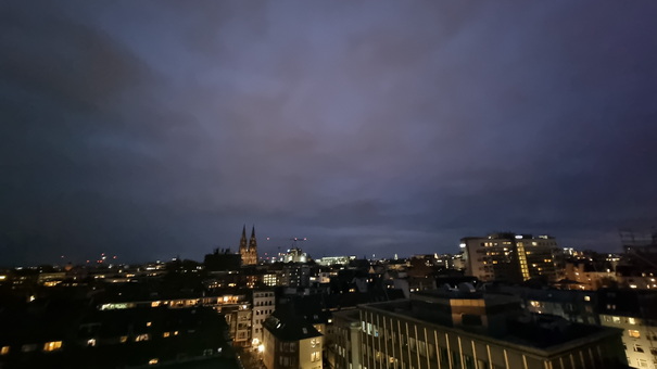 8 ter Stock im Gerling Hochhaus mit Blick auf Dom  The Circle  25hours Hotel  