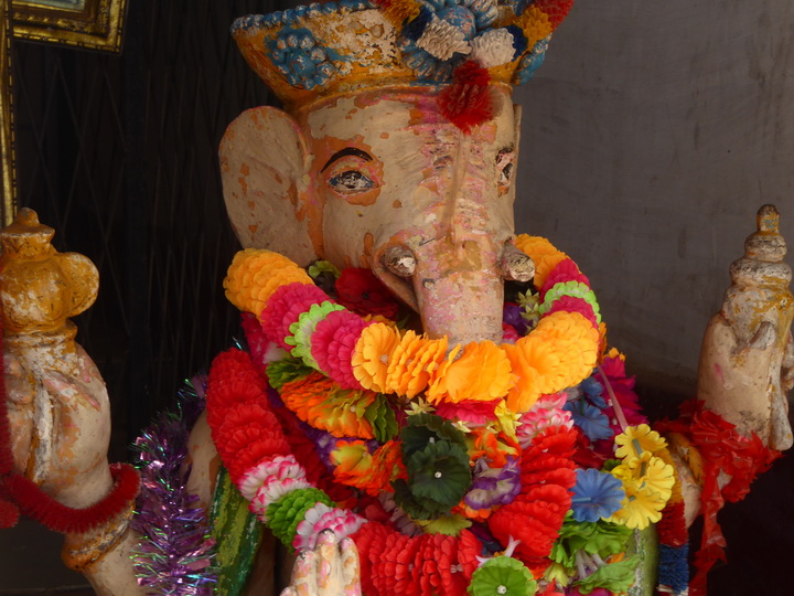 ganesh on the Street  to Polonnaruwa