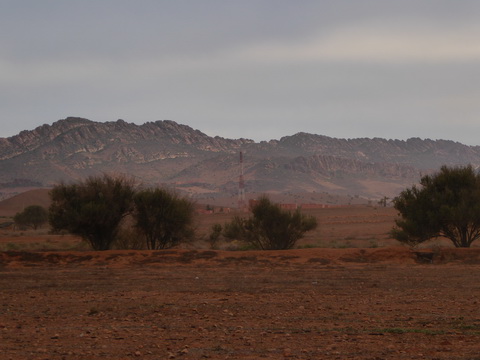  Marokko Agadir Rasbouka Duenen Atlasgebirge (2531 m) im Südwesten Marokkos Antiatlas