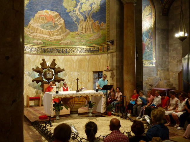 JERUSALEM Kirche der Nationen und Todesangstbasilika. JERUSALEM Kirche der Nationen und Todesangstbasilika.  