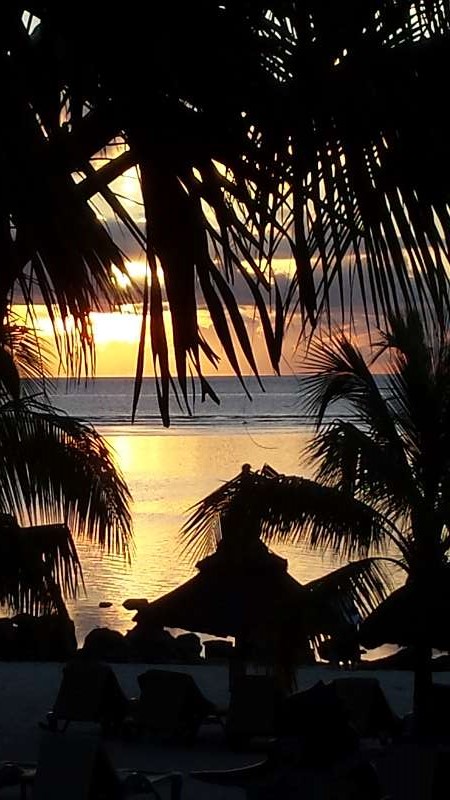 Mauritius Sundowner Le Victoria Beachcomber Hotel Mauritius