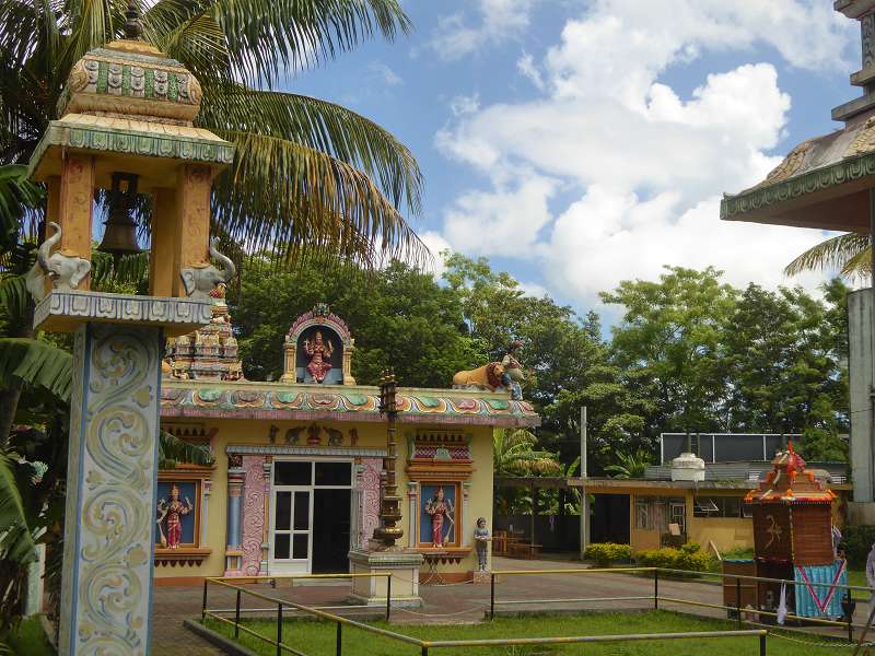 Mauritius Indische Stupas und Tempel Shiwa Tree Maha Shivaratree